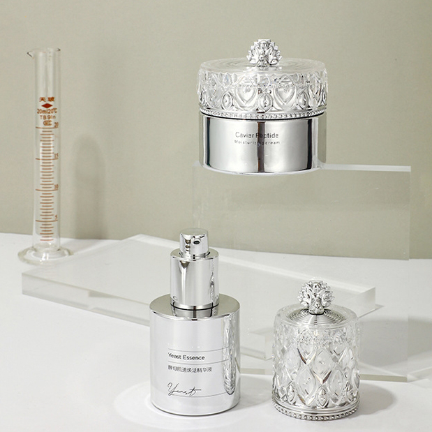 Delikatna równowaga w projektowaniu szklanych butelek perfum: połączenie praktyczności i artyzmu