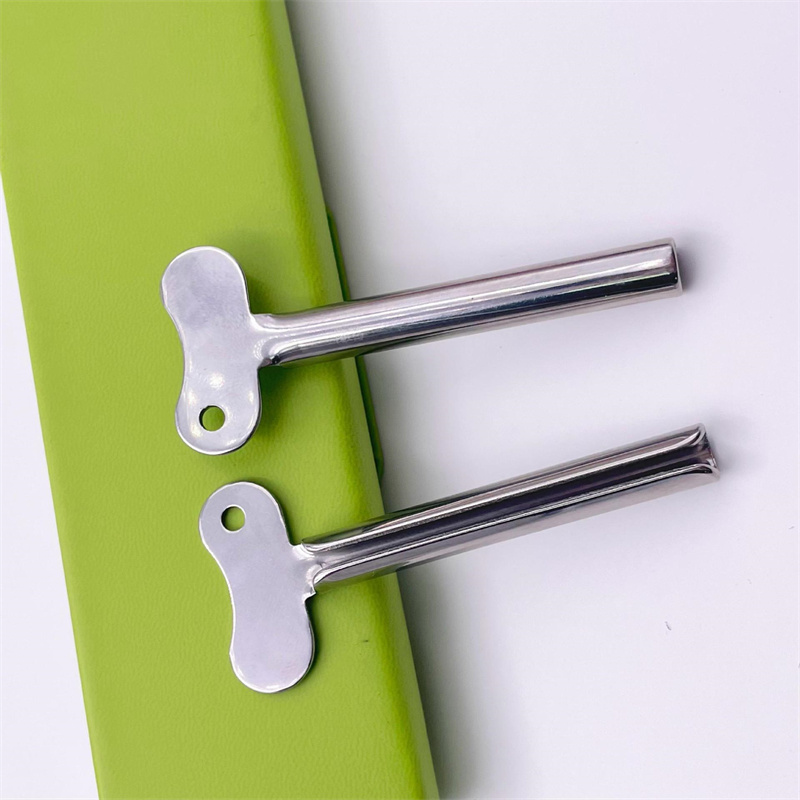 Kształt klucza pierścieniowego Srebrny metalowy dozownik pasty do zębów ze stali nierdzewnej Wyciskacz do tubki z kremem do twarzy Kształt klucza pierścieniowego Srebrny metalowy dozownik pasty do zębów ze stali nierdzewnej Wyciskacz do tubki z kremem do twarzy