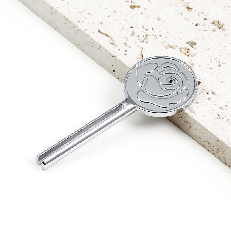 Unikalna konstrukcja wyciskacza do rurek ze stopu cynku w kształcie łapy kota do karmy dla kotów Unikalna konstrukcja wyciskacza do rurek ze stopu cynku w kształcie łapy kota do karmy dla kotów